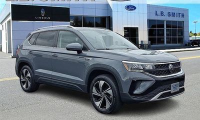 2024 Volkswagen Taos 4MOTION SE