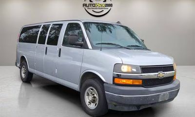 2017 Chevrolet Express Passenger LT EXT