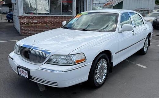 2011 Lincoln Town CAR Signature Limited
