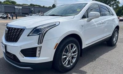 2022 Cadillac XT5 Premium Luxury