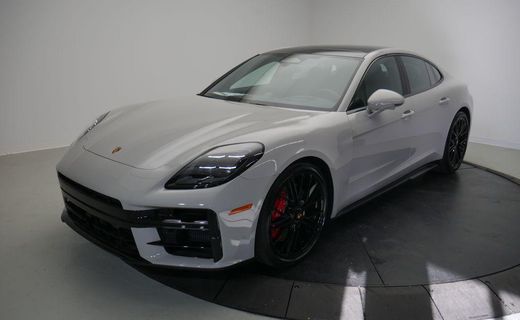 2026 Porsche Panamera GTS