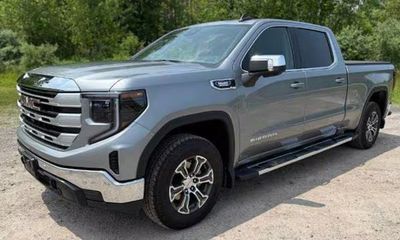 2024 GMC Sierra SLE