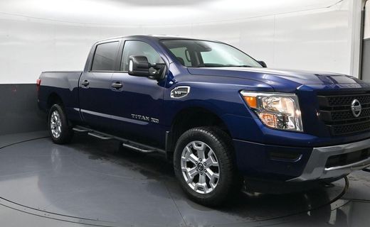 2022 Nissan Titan SV