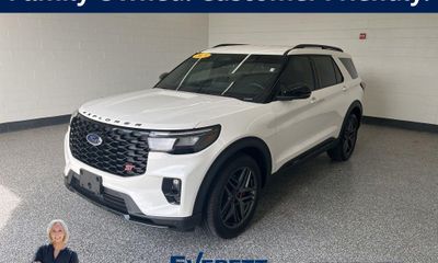 2025 Ford Explorer ST