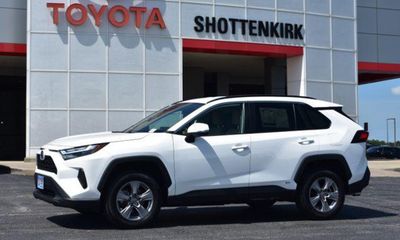 2023 Toyota RAV4 LE
