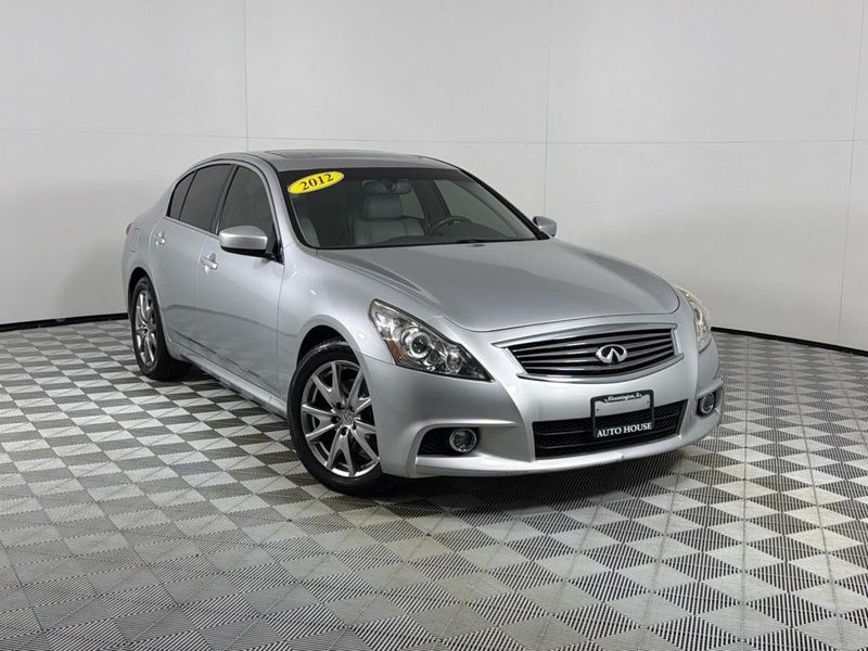 2012 Infiniti G37 — a typically priced live listing