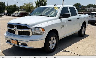 2023 Ram 1500 SLT