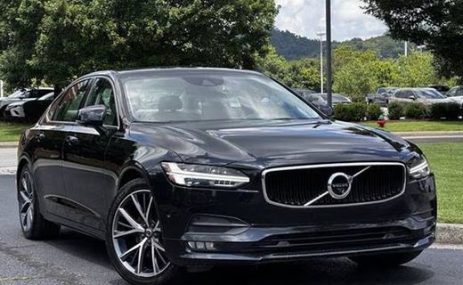 2019 Volvo S90 Momentum