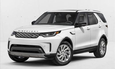 2026 Land Rover Discovery P300 S