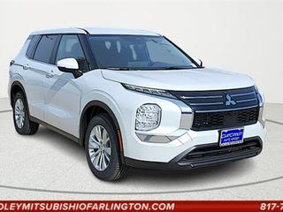 2026 Mitsubishi Outlander ES