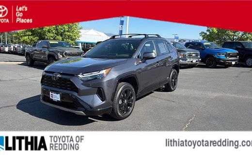 2025 Toyota RAV4 SE