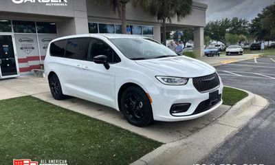 2024 Chrysler Pacifica Select