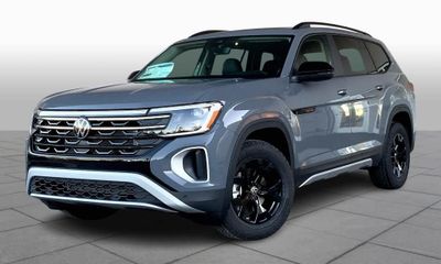 2025 Volkswagen Atlas 4MOTION Peak Edition