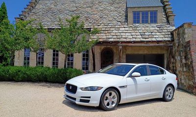 2017 Jaguar XE