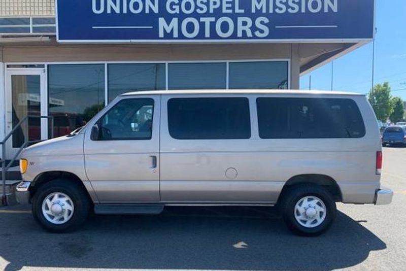 2001 Ford E 350 — a typically priced live listing