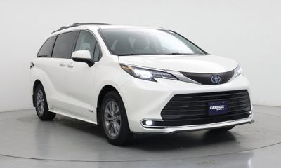 2021 Toyota Sienna XLE