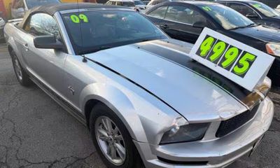 2009 Ford Mustang Deluxe