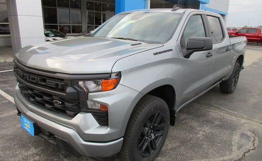 2025 Chevrolet Silverado Custom