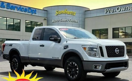 2017 Nissan Titan SV