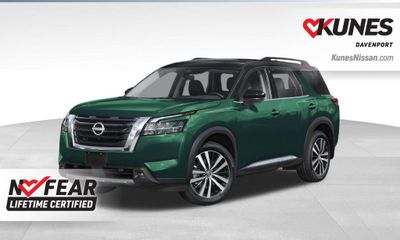 2025 Nissan Pathfinder Platinum