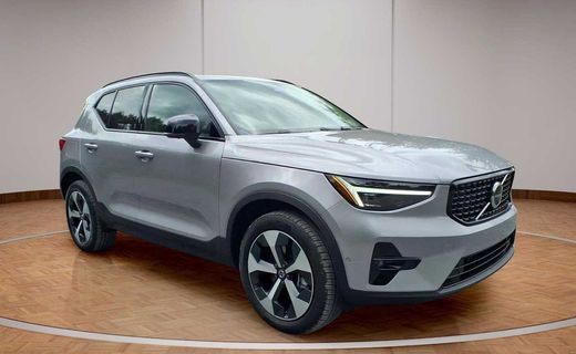 2026 Volvo XC40 Plus Dark