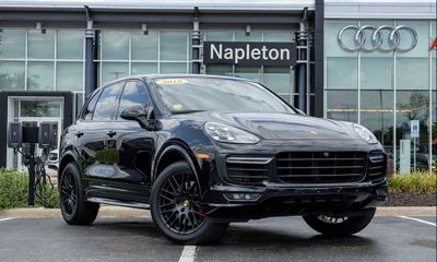 2016 Porsche Cayenne GTS