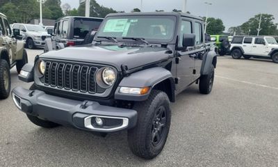 2026 Jeep Gladiator Sport