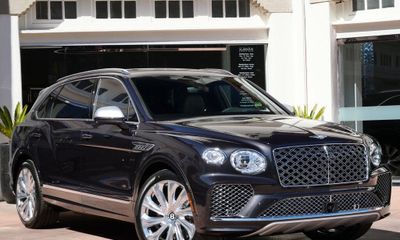 2025 Bentley Bentayga EWB