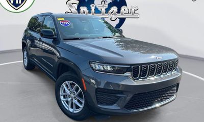2025 Jeep Grand Cherokee Laredo Altitude