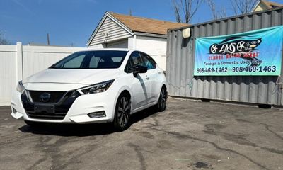 2021 Nissan Versa SR