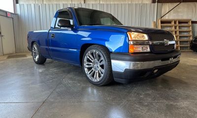 2003 Chevrolet Silverado Base