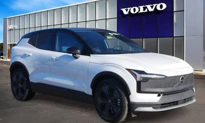 2026 Volvo EX30 CC Ultra
