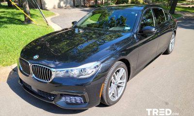 2017 BMW 740i