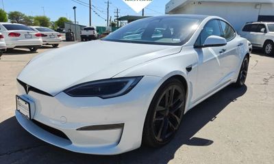 2022 Tesla Model S Plaid