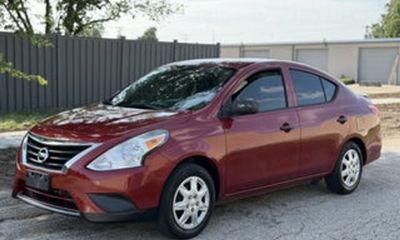 2015 Nissan Versa SV