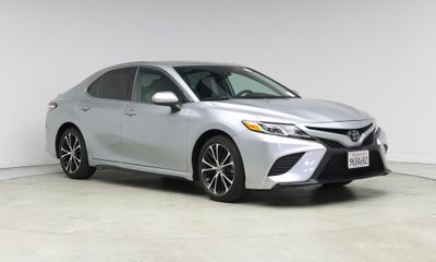 2020 Toyota Camry SE