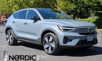 2023 Volvo C40 Ultimate Dark