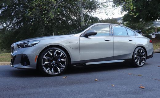 2026 BMW 550E xDrive