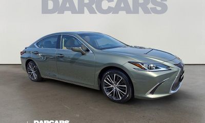 2025 Lexus ES 300H Premium