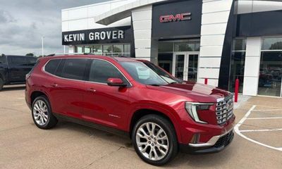2025 GMC Acadia Denali