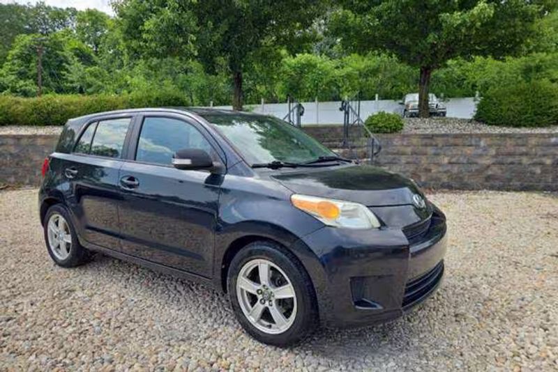 2009 Toyota Scion Xd — a typically priced live listing