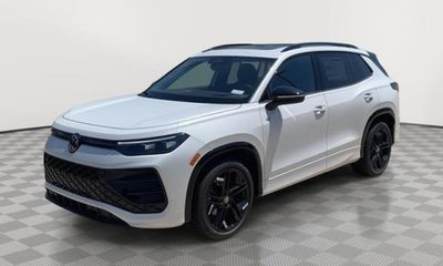 2026 Volkswagen Tiguan SE Black