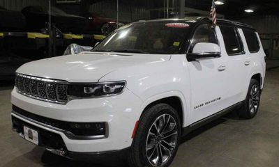 2022 Jeep Grand Wagoneer Series III