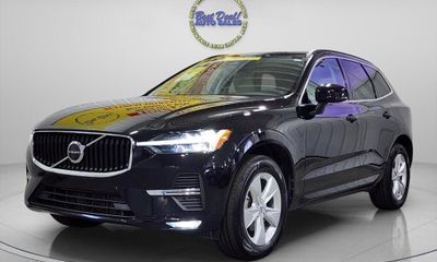 2022 Volvo XC60 Momentum Excl S60