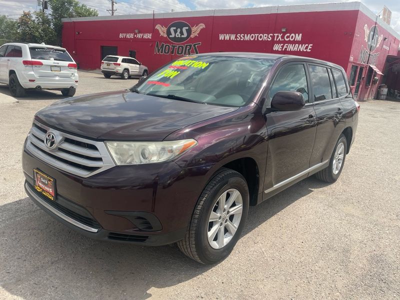 2013 Toyota Highlander — a typically priced live listing