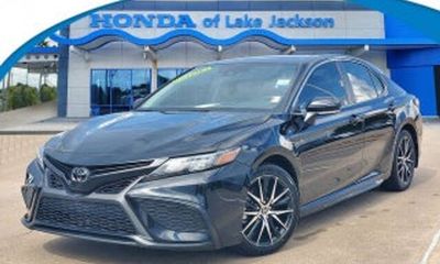 2023 Toyota Camry SE