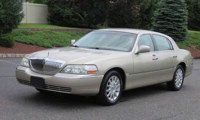 2007 Lincoln Town CAR Signature