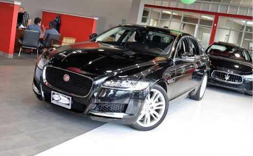 2017 Jaguar XF Prestige
