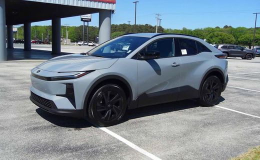 2026 Toyota C-HR SE