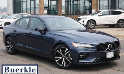 2023 Volvo S60 Core Bright Theme